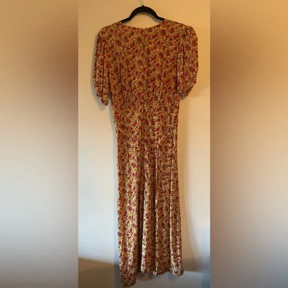 Never worn. Floral dress - Picture 4 of 5